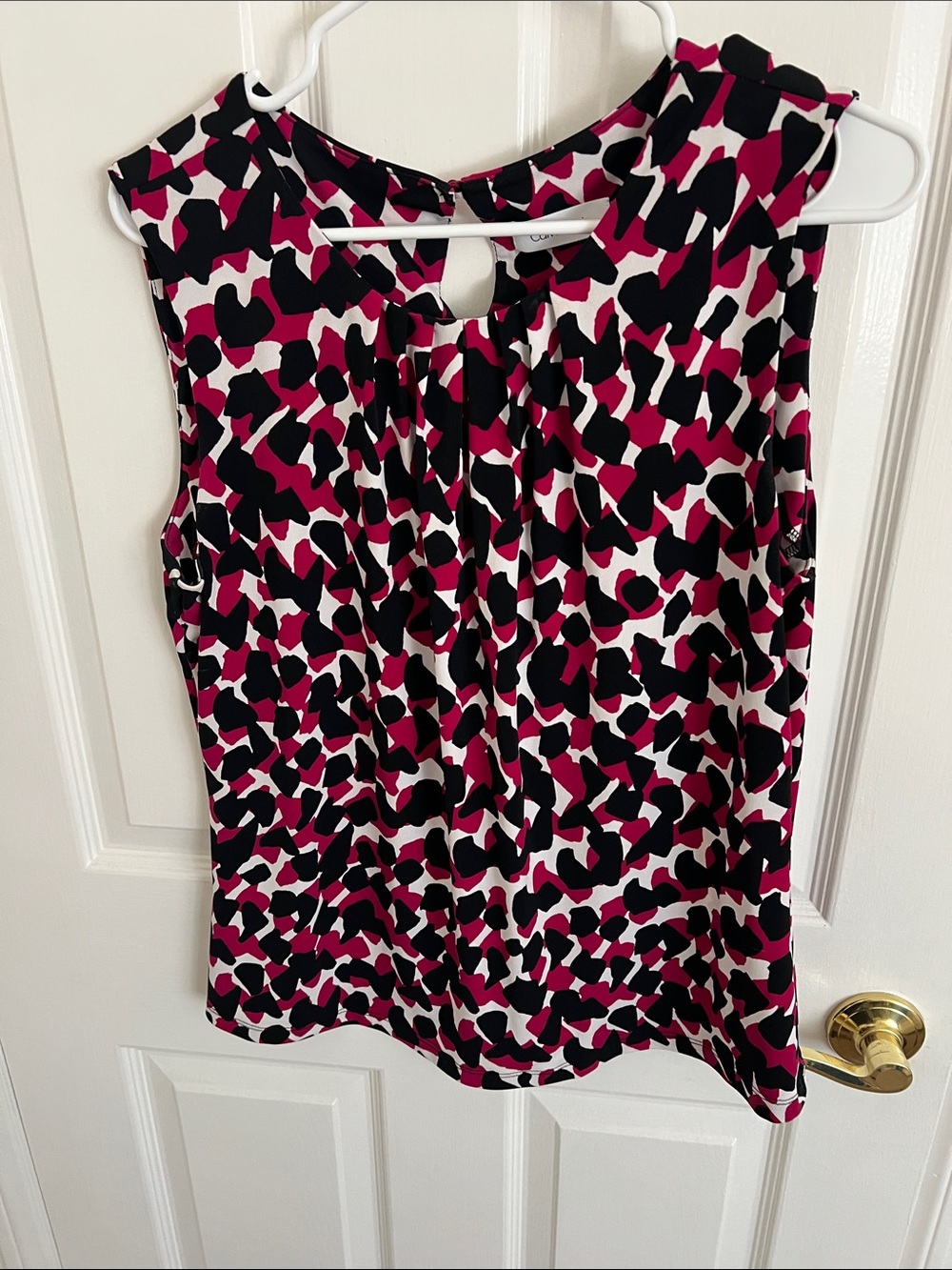 Calvin Klein Sleeveless Printed Camisole in Black, White & Magenta